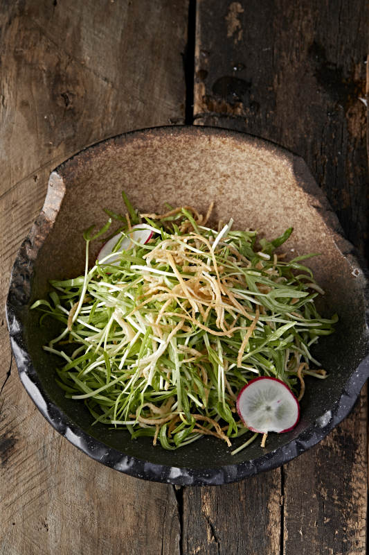 油炸猪皮丝拌空心豆苗图片