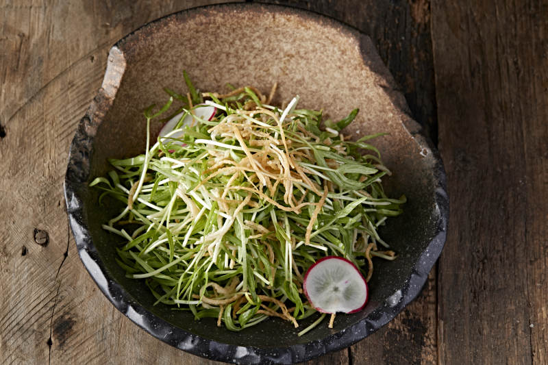 油炸猪皮丝拌空心豆苗图片