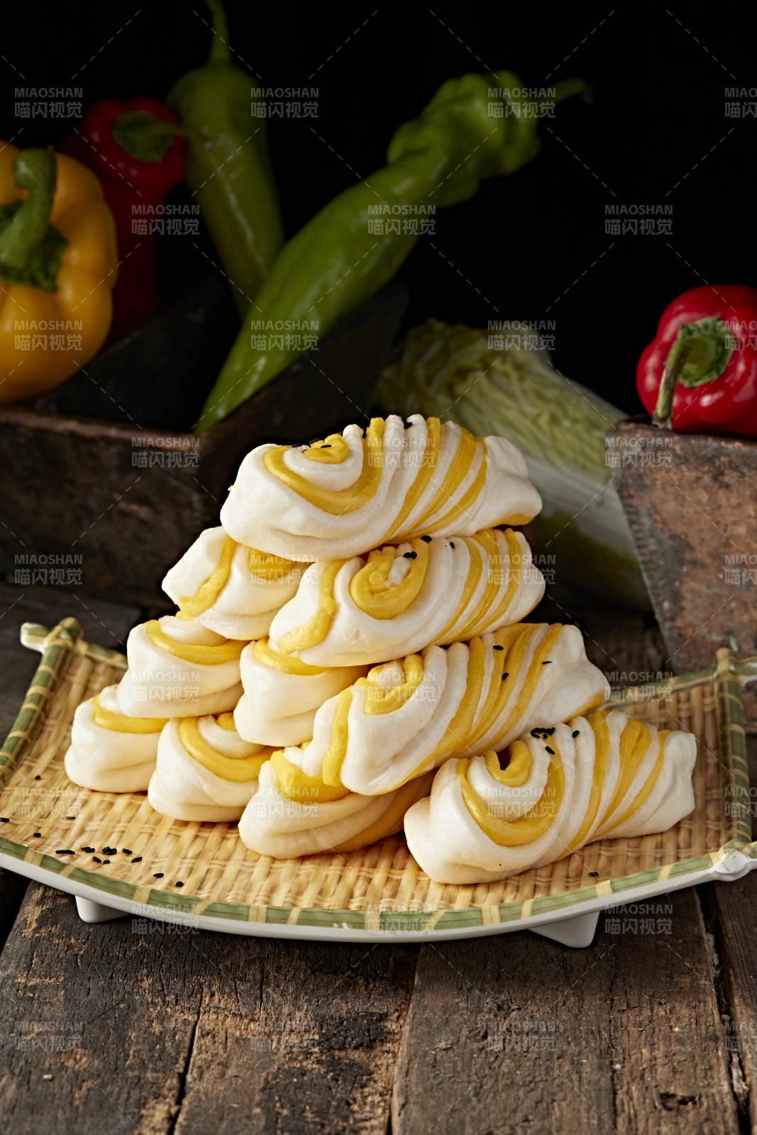 现蒸双面麻油花卷图片