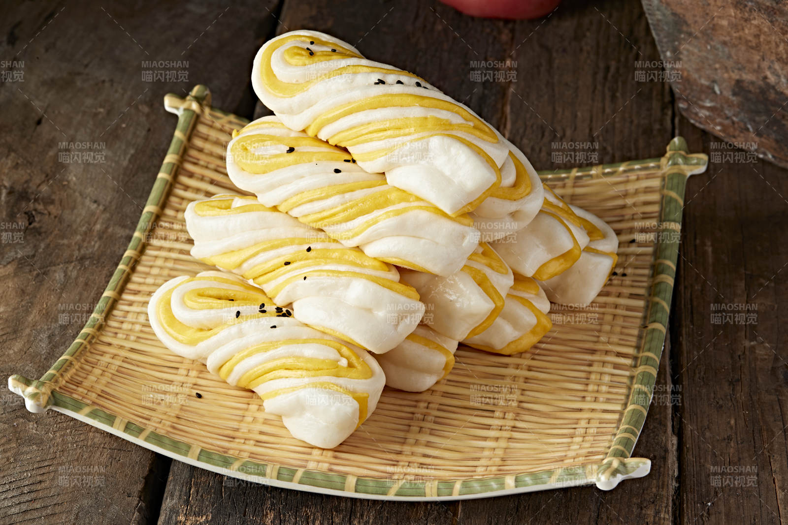 现蒸双面麻油花卷图片