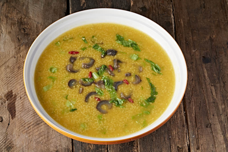 枸杞海参金米粥图片