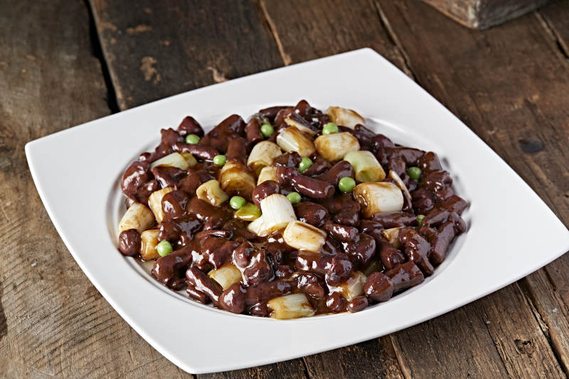 葱烧肉山菇图片