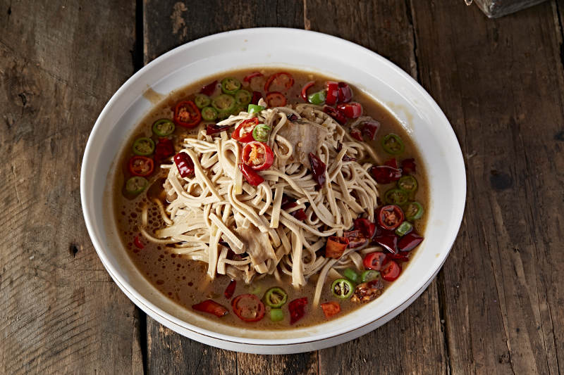 葱香辣炒五花肉干豆腐丝图片