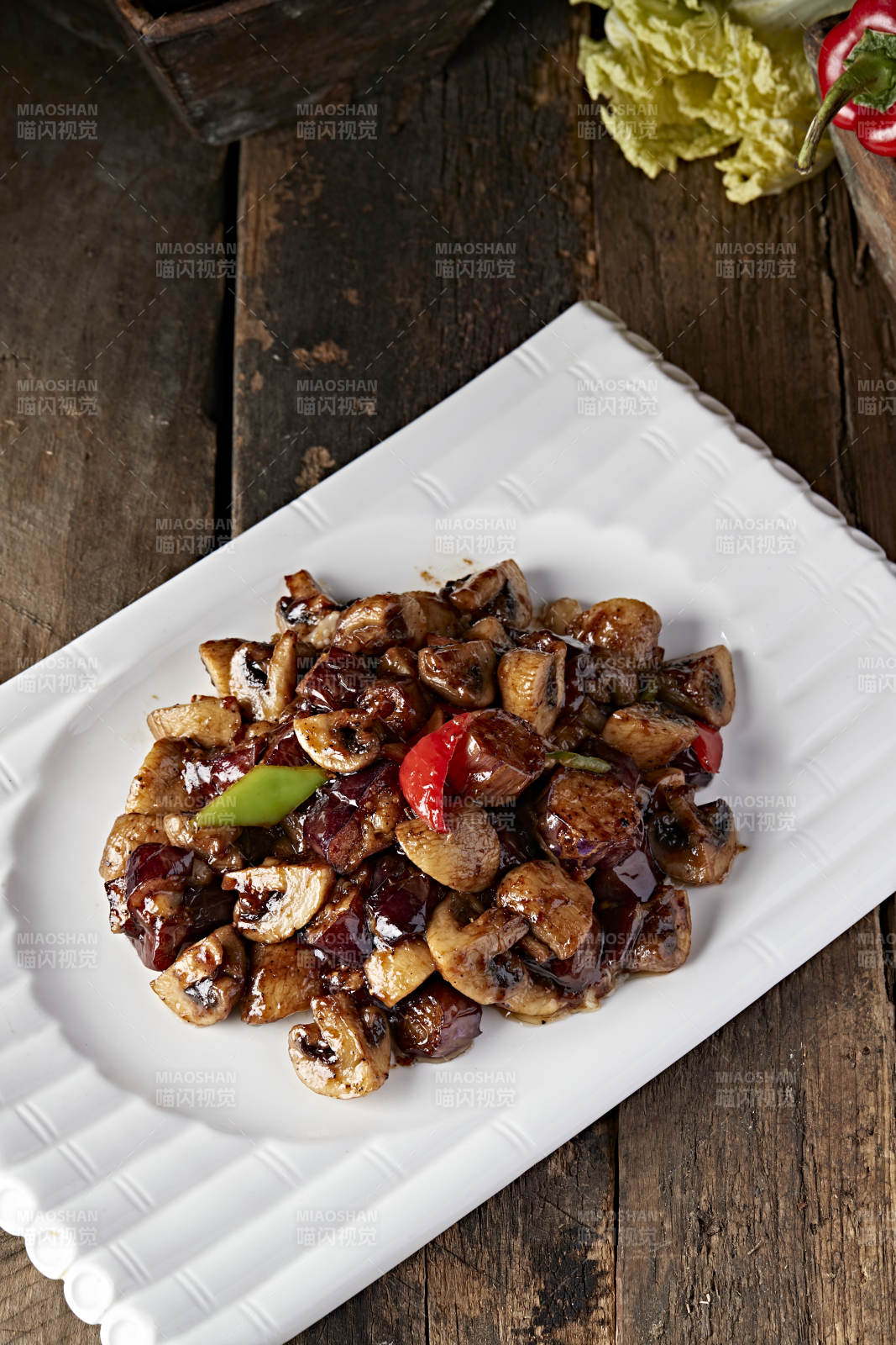 酱烧茄子白口蘑图片