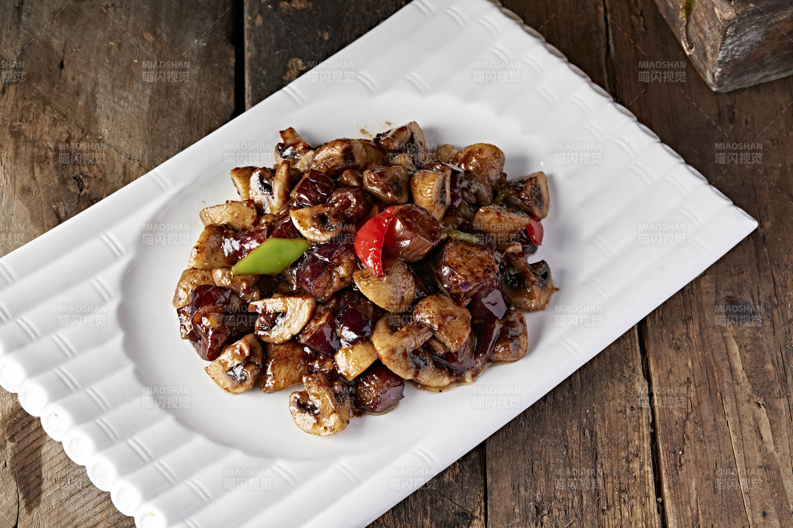 酱烧茄子白口蘑图片