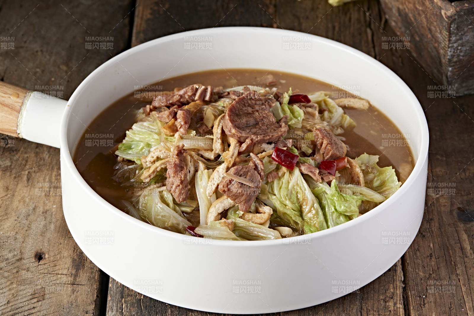 白菜粉丝炸豆腐炖牛腱图片