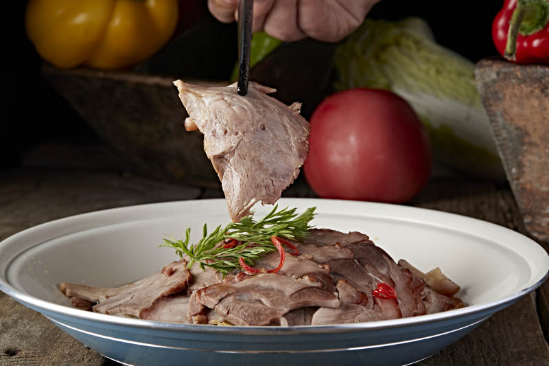 酸菜蒸肘花切片图片