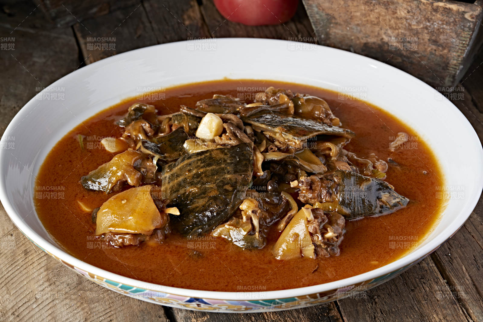 生啫红煨甲鱼图片