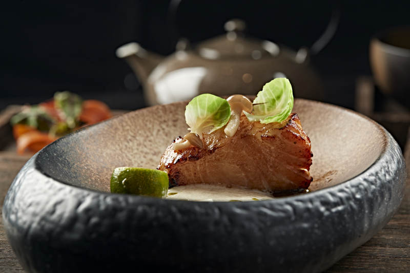 日料铁板煎俄罗斯银鳕鱼图片