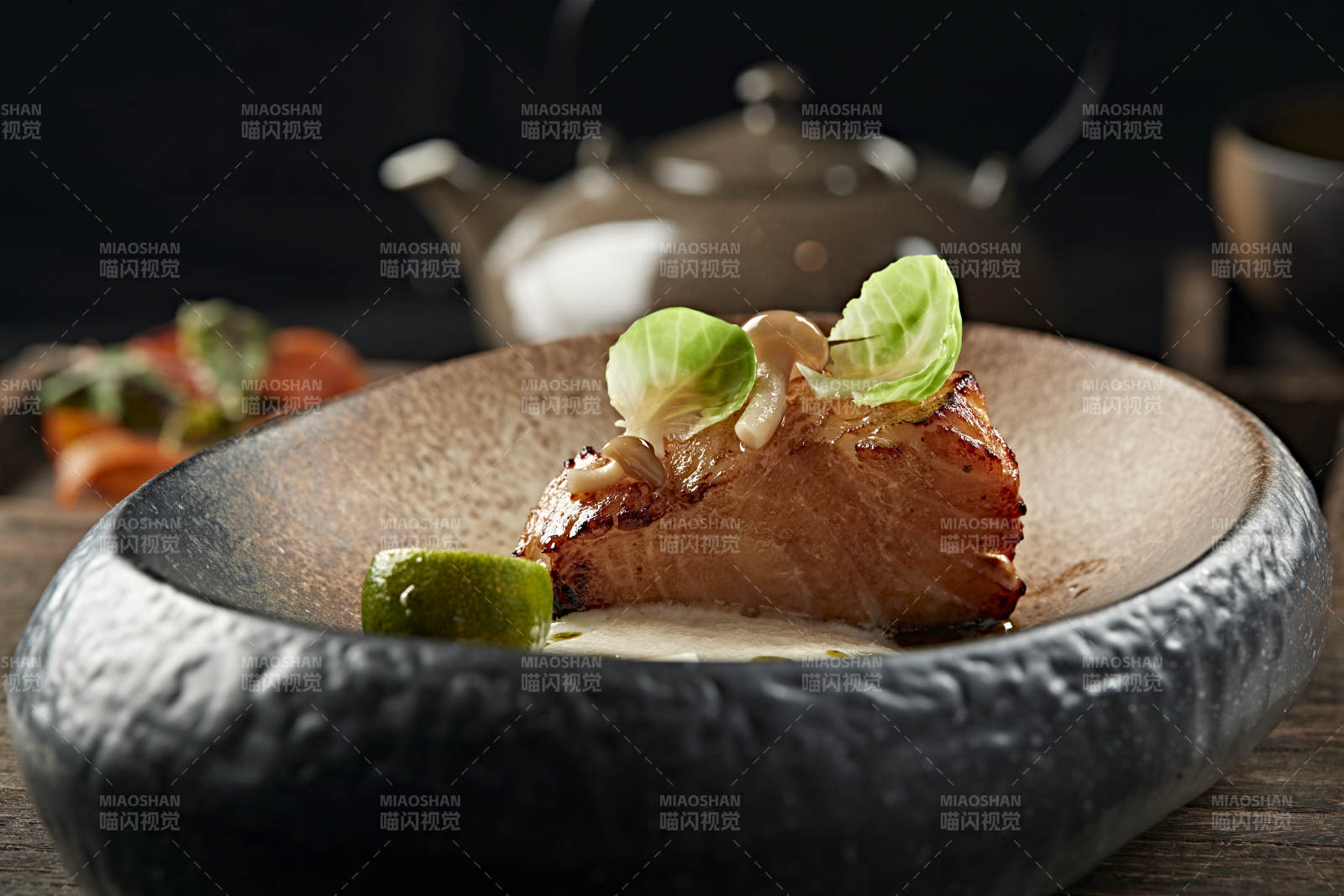 日料铁板煎俄罗斯银鳕鱼图片