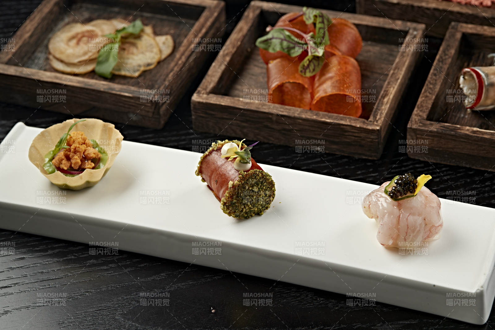 豌豆酥肉盏肉松南瓜卷黑松露酱虾肉刺身图片