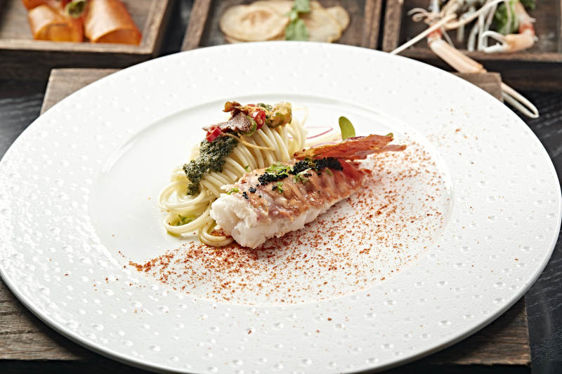 铁板龙虾配意面（龙虾炒意大利面条）图片