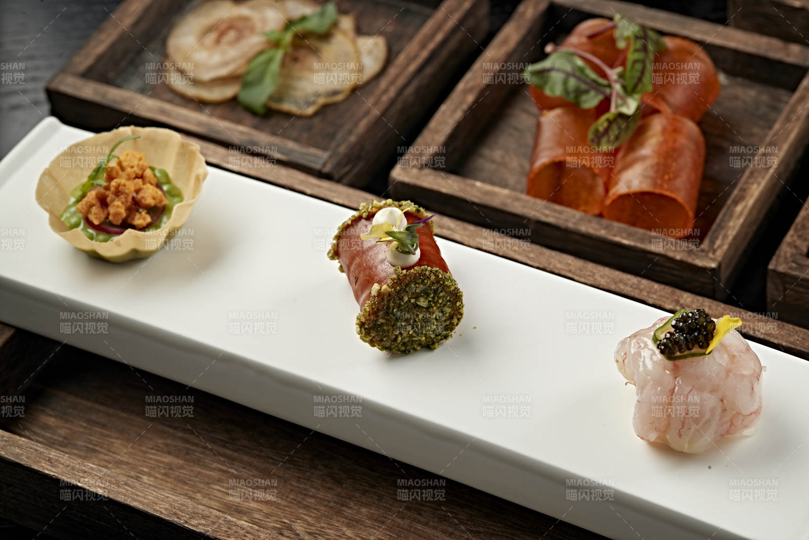 豌豆酥肉盏肉松南瓜卷黑松露酱虾肉刺身图片