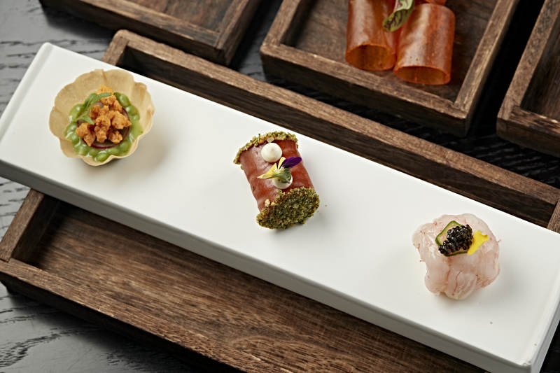 豌豆酥肉盏肉松南瓜卷黑松露酱虾肉刺身图片