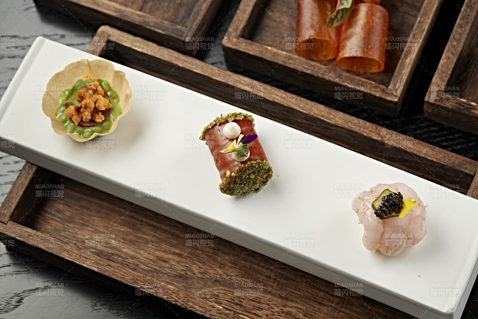 豌豆酥肉盏肉松南瓜卷黑松露酱虾肉刺身图片