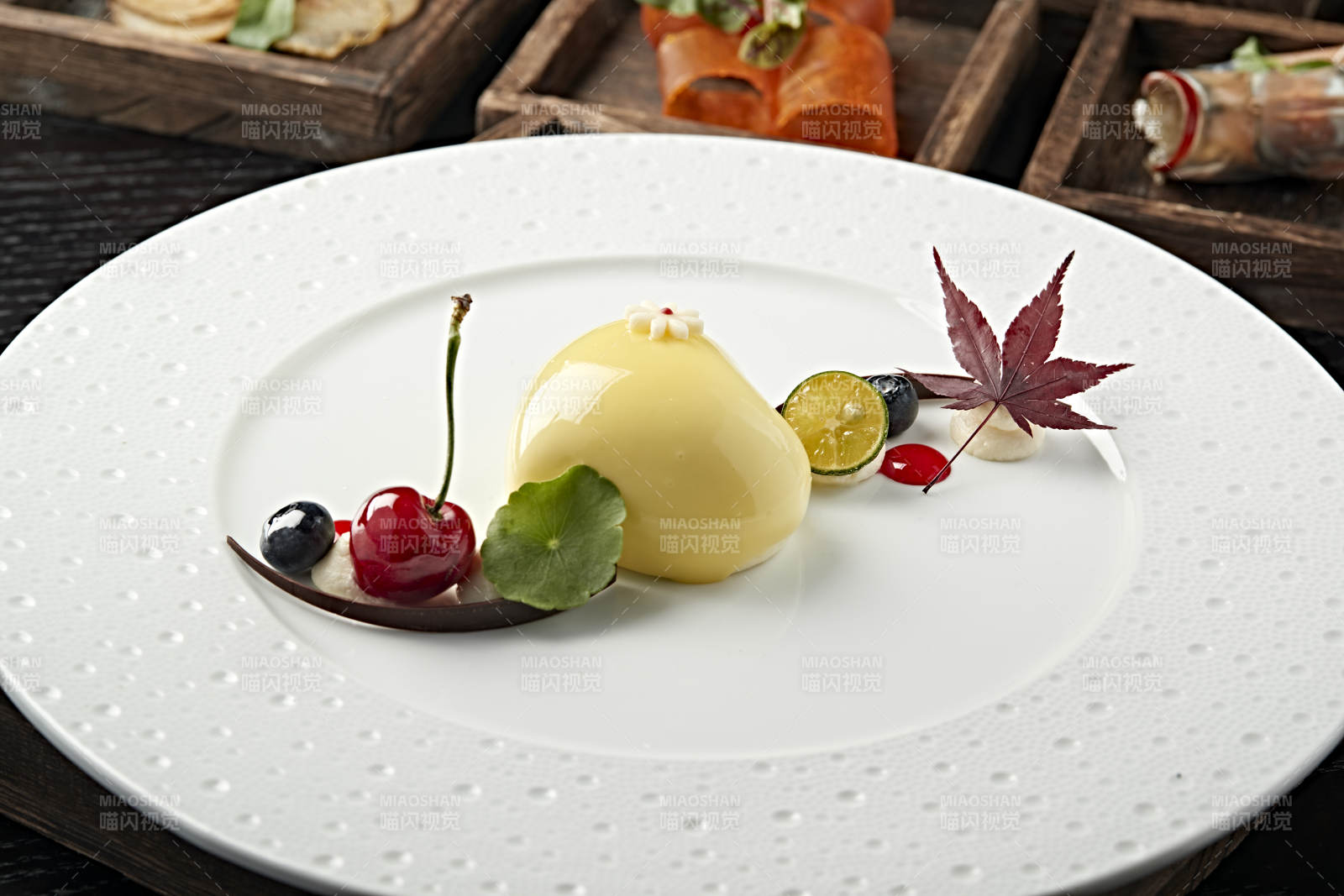 鲜蛋奶芒果心形分子料理慕斯蛋糕图片