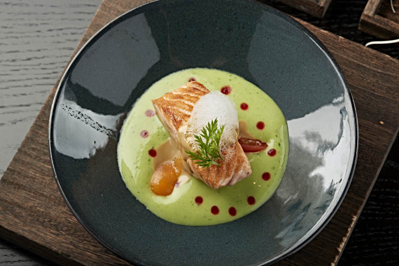 分子美食铁板三文鱼肉图片