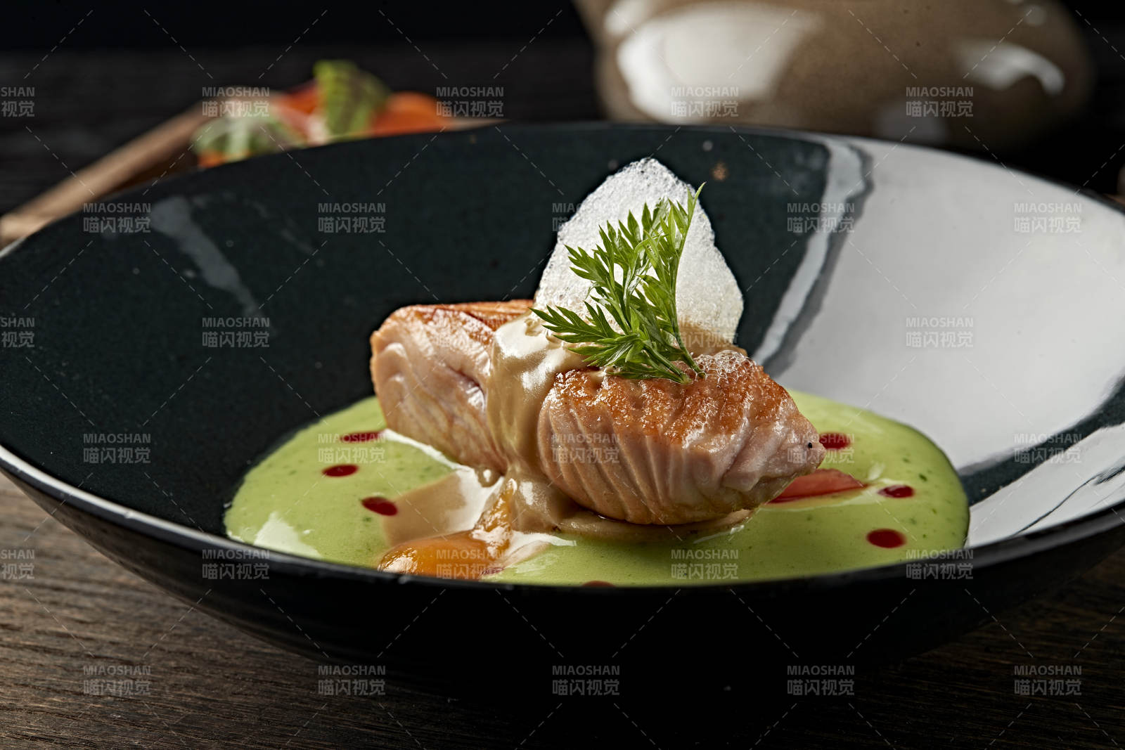 分子美食铁板三文鱼肉图片