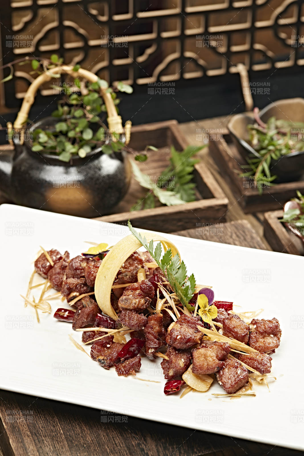 油炸葱香小排骨图片