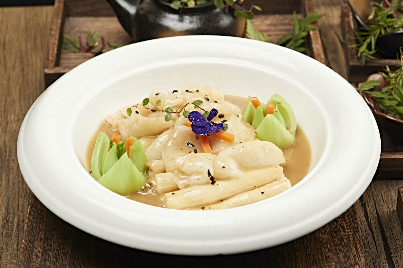 浓汤鱼肚花胶铁棍山药图片