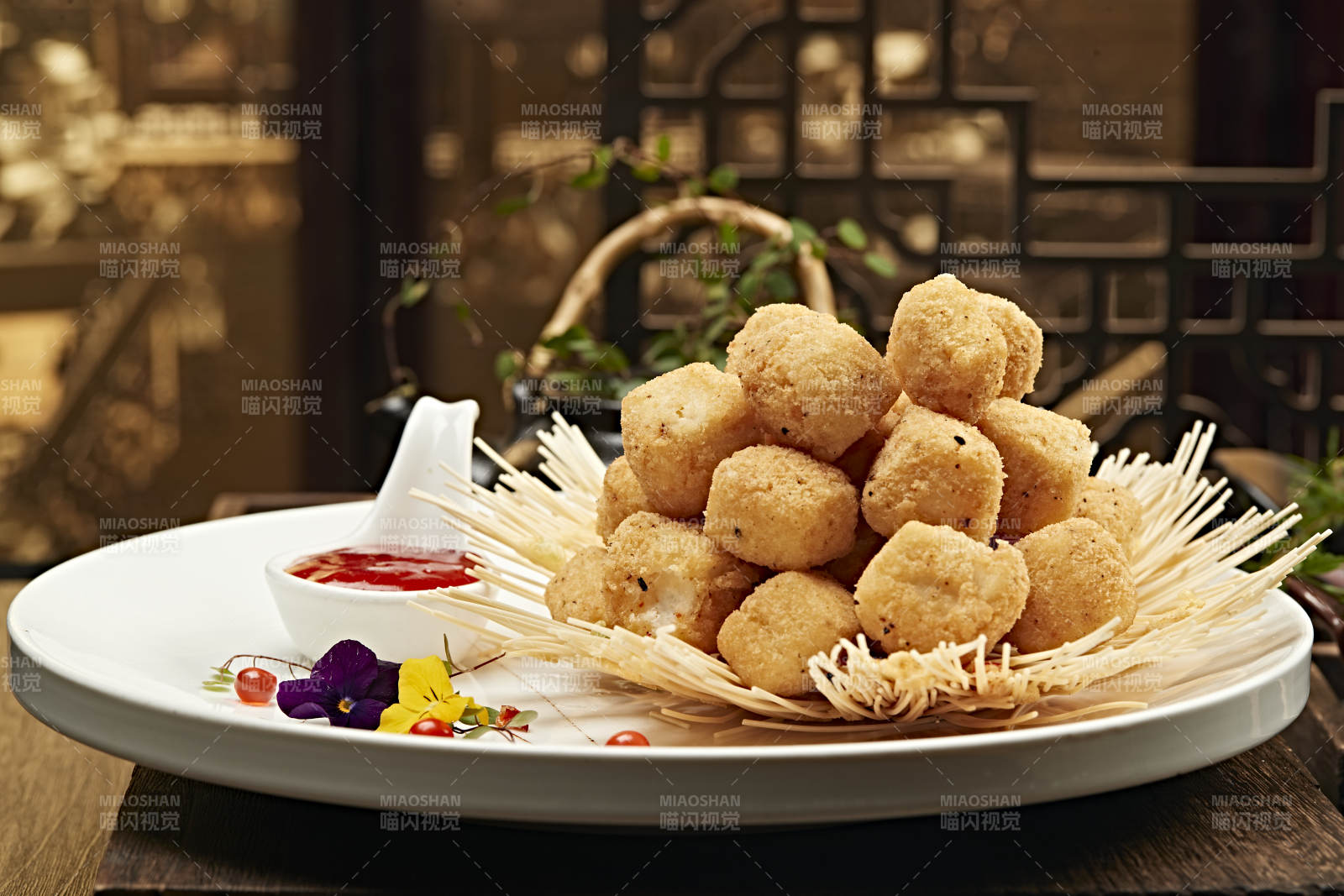 酥炸金沙内酯豆腐球图片