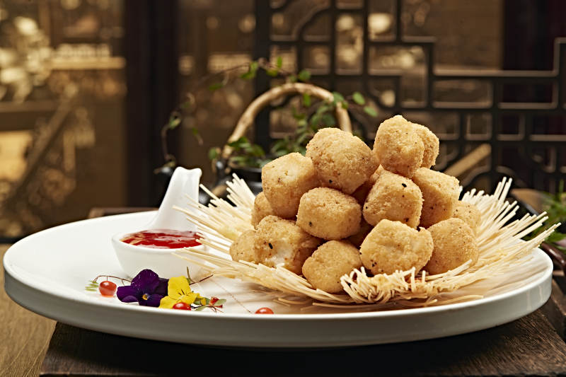 酥炸金沙内酯豆腐球图片