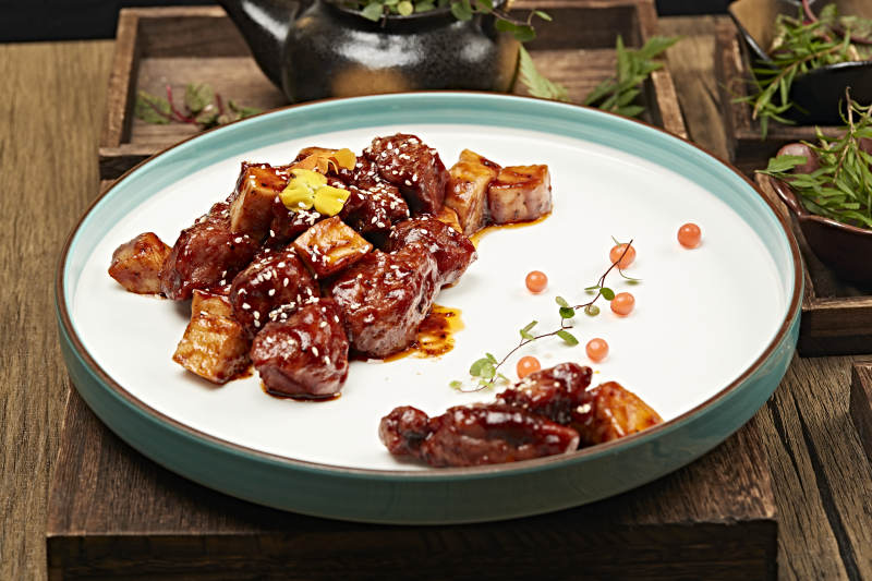酱烧杏鲍菇牛仔粒图片