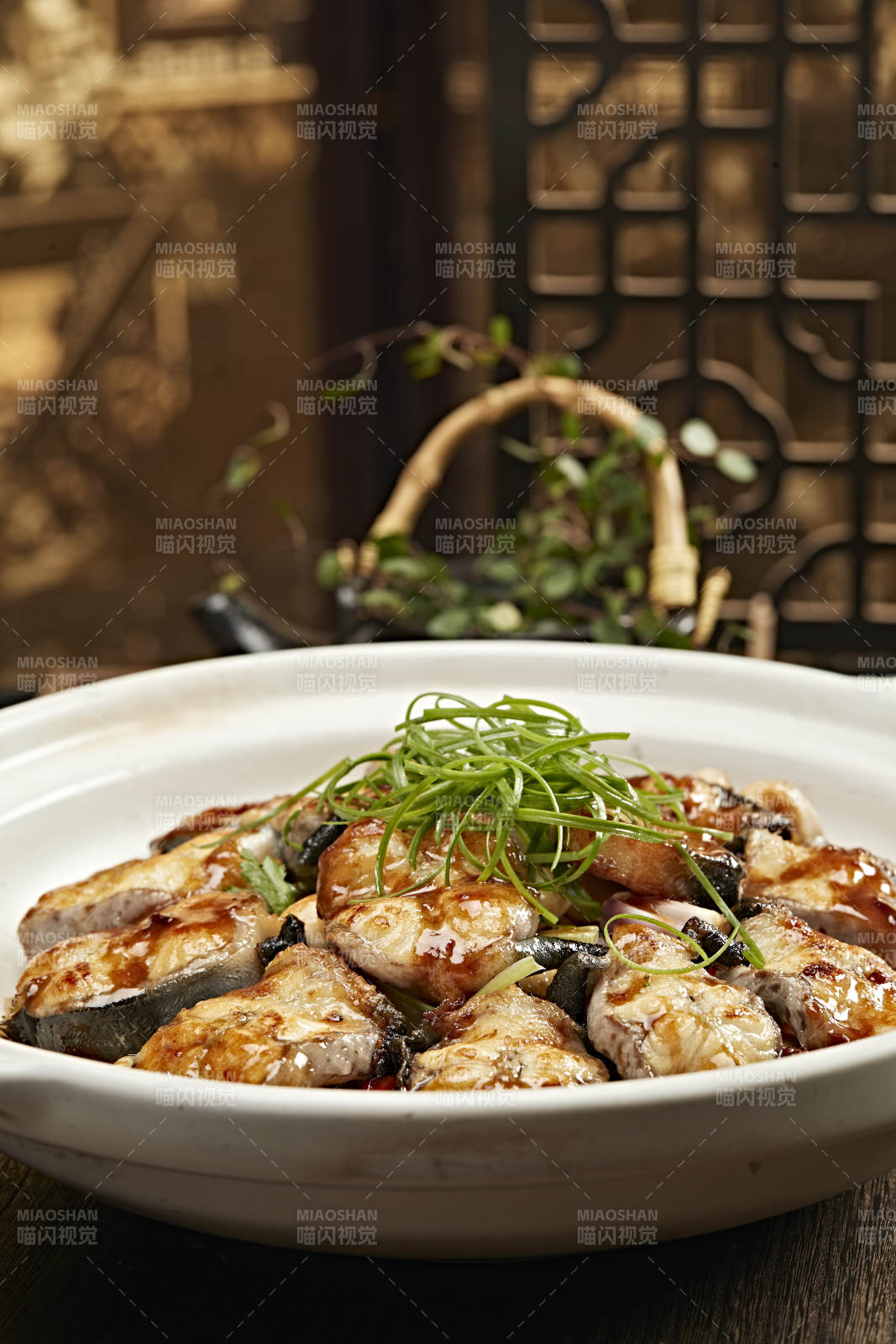 石锅红焖鳝鱼煲图片