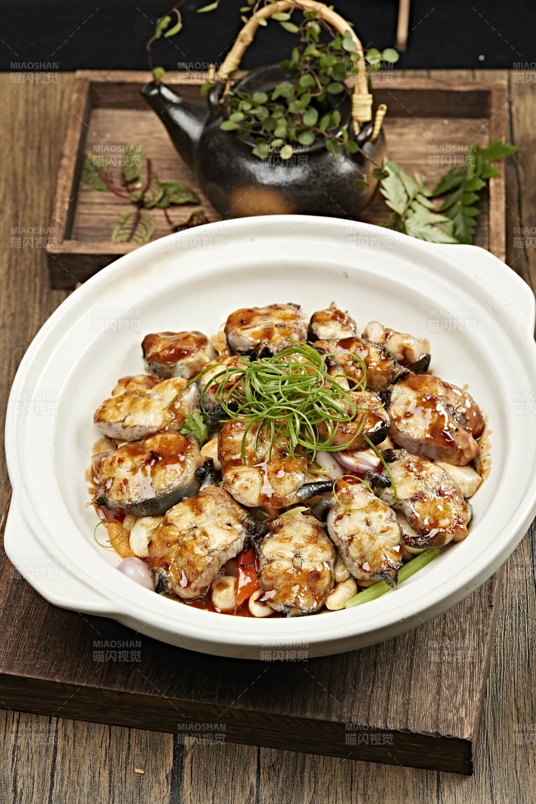 石锅红焖鳝鱼煲图片