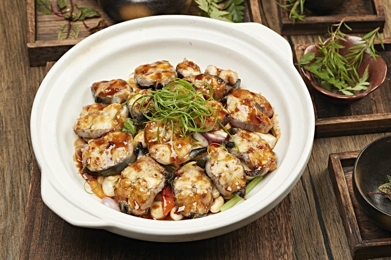 石锅红焖鳝鱼煲图片