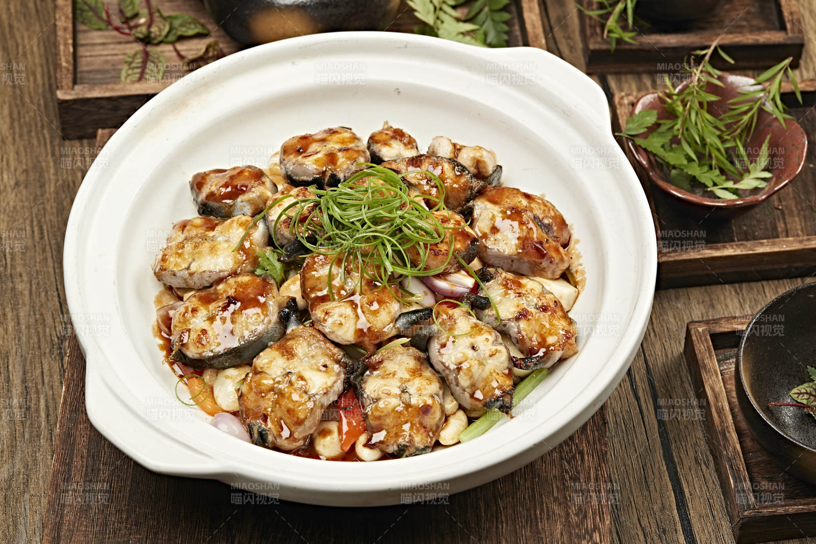 石锅红焖鳝鱼煲图片