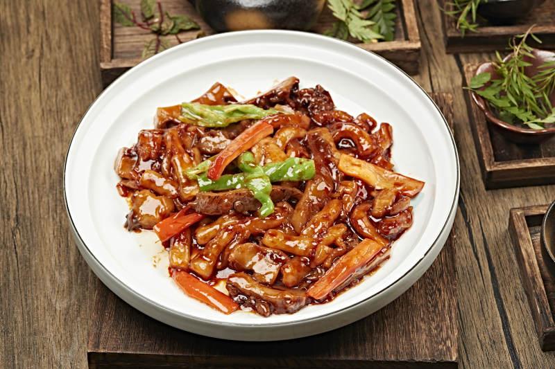 彩椒红烧梅花参图片