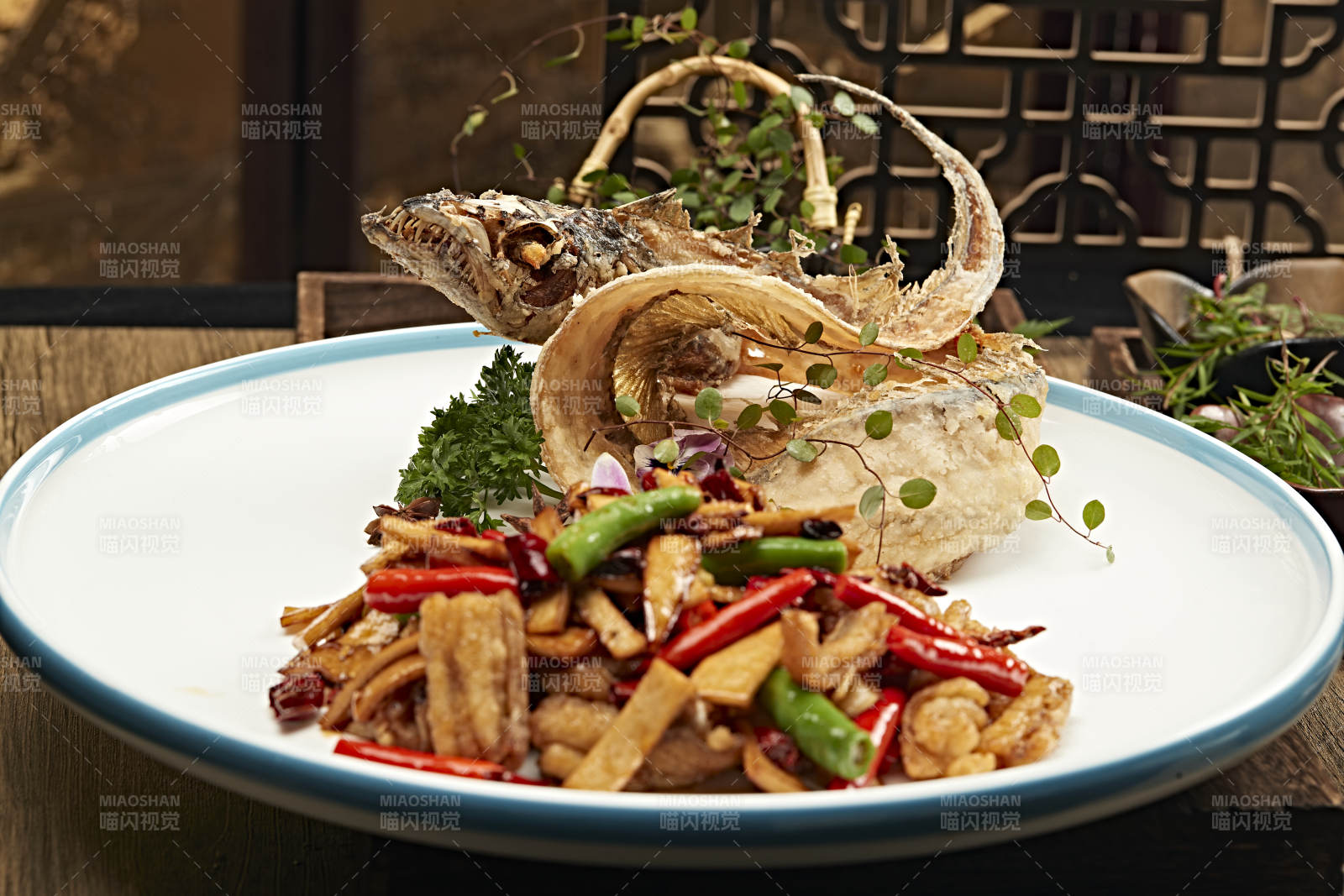 小炒杭椒杏鲍菇带鱼肉图片