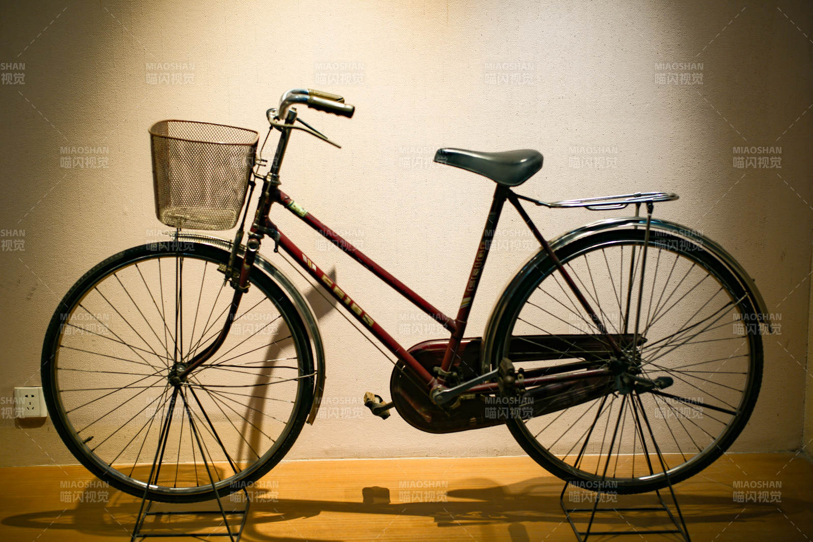复古自行车展示图片