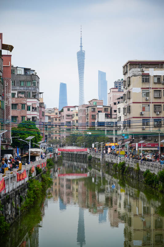 广州塔映水街景图片