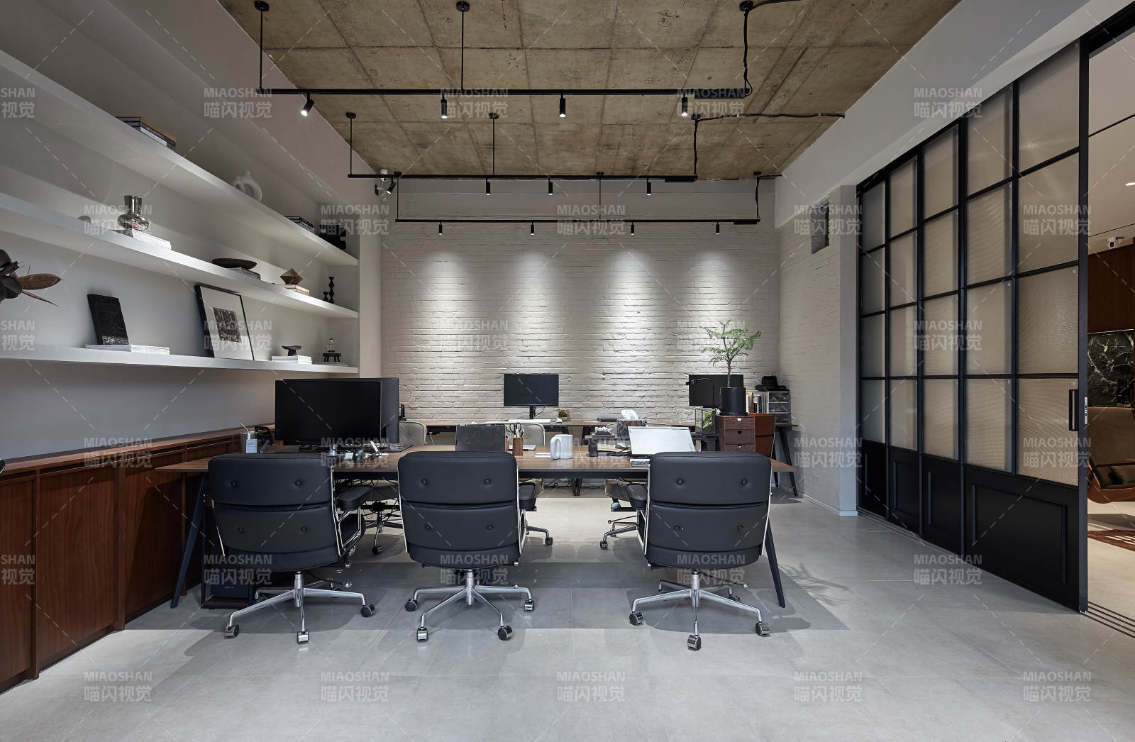 现代简约办公室图片