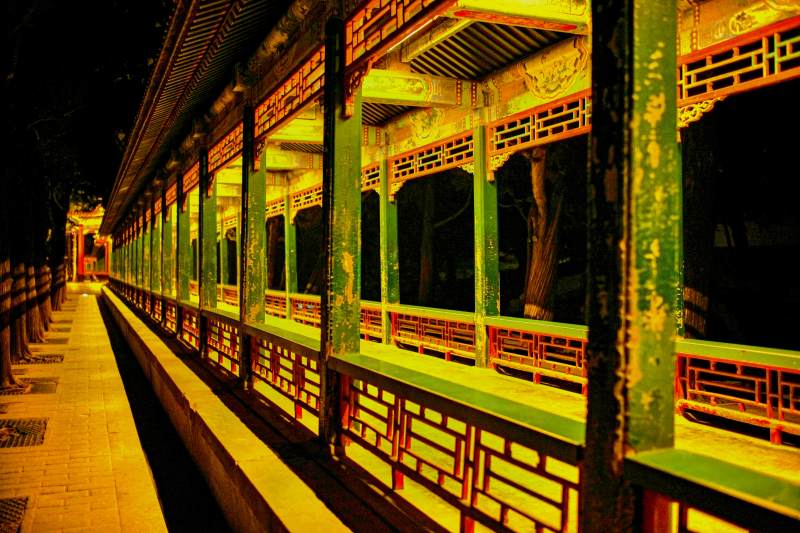 颐和园—古廊夜色图片