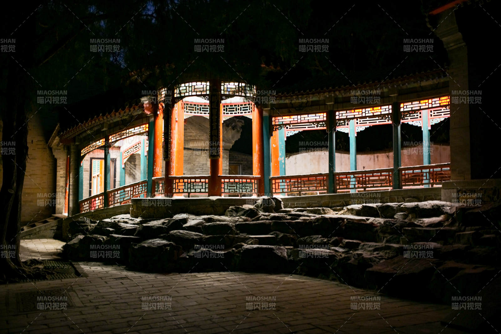 颐和园—古亭夜色静谧图片