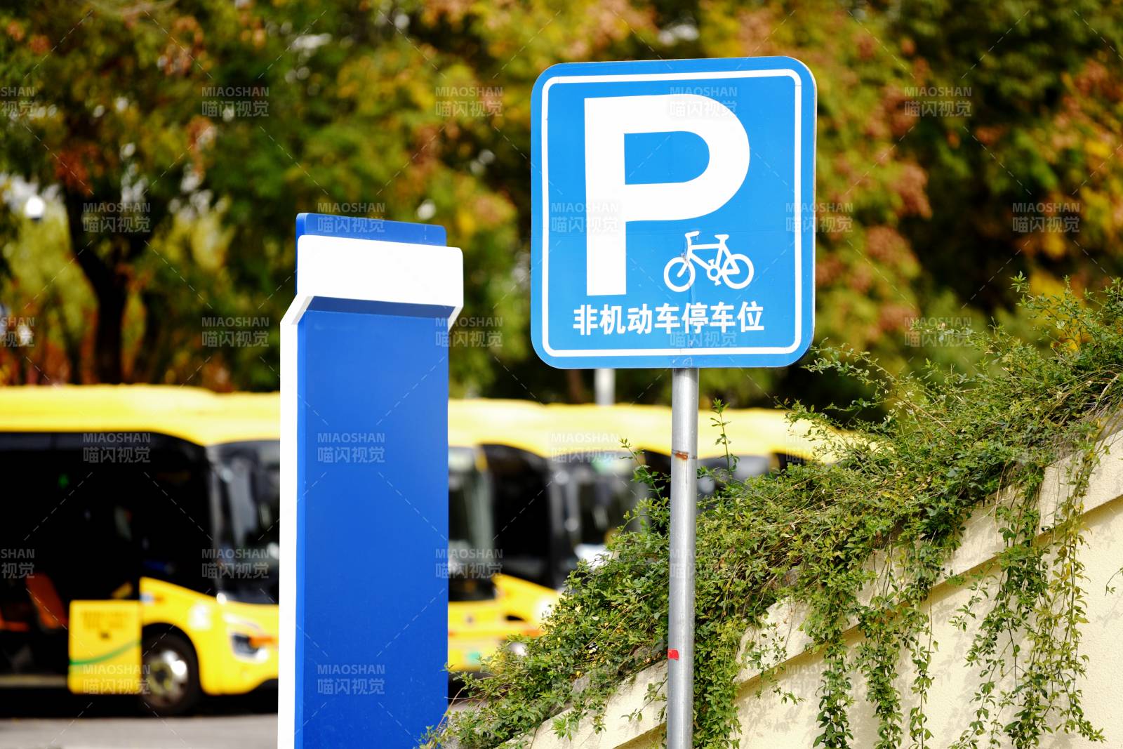 非机动车停车位图片