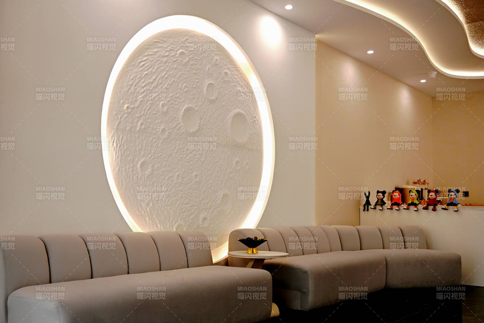 月球主题客厅设计图片