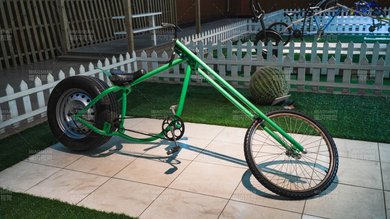 绿色三轮自行车图片