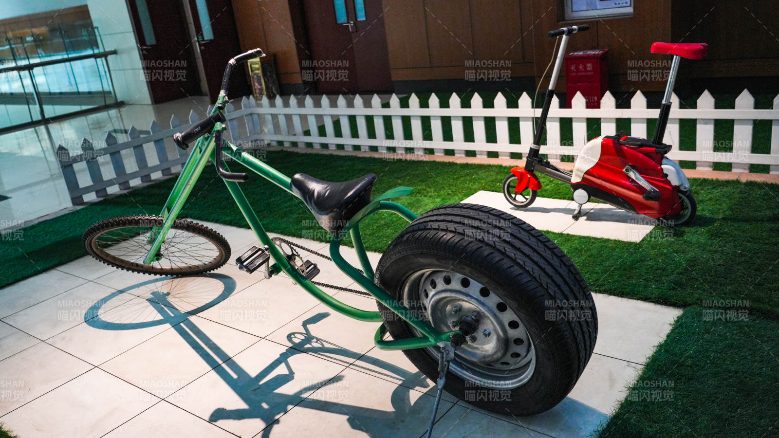 绿色三轮自行车图片