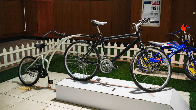 自行车展示区图片