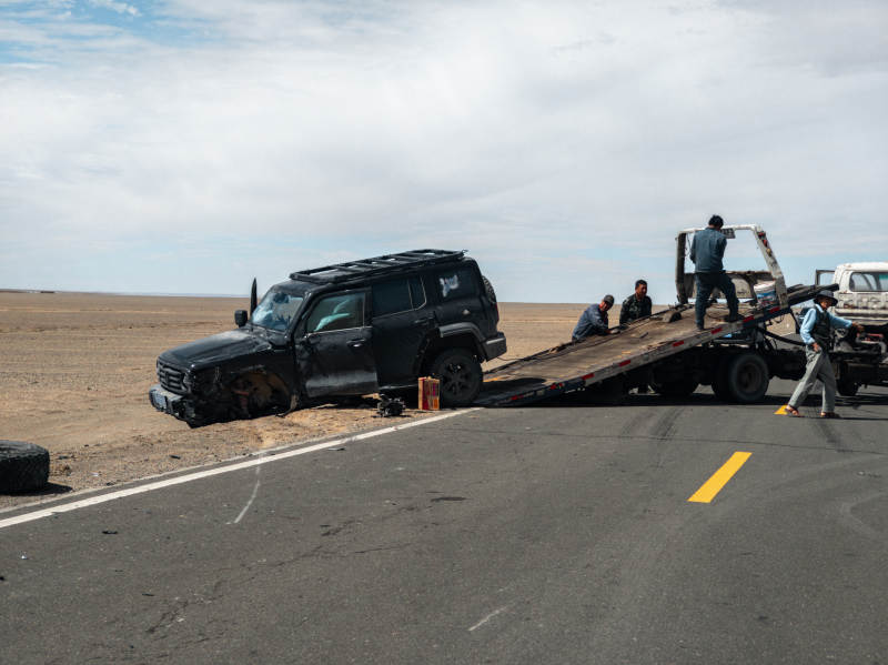 越野车拖车救援现场图片