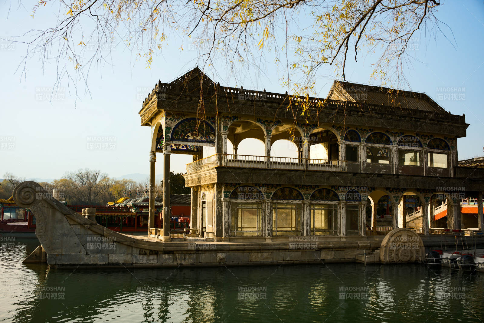 颐和园石舫—石舫静泊湖中图片