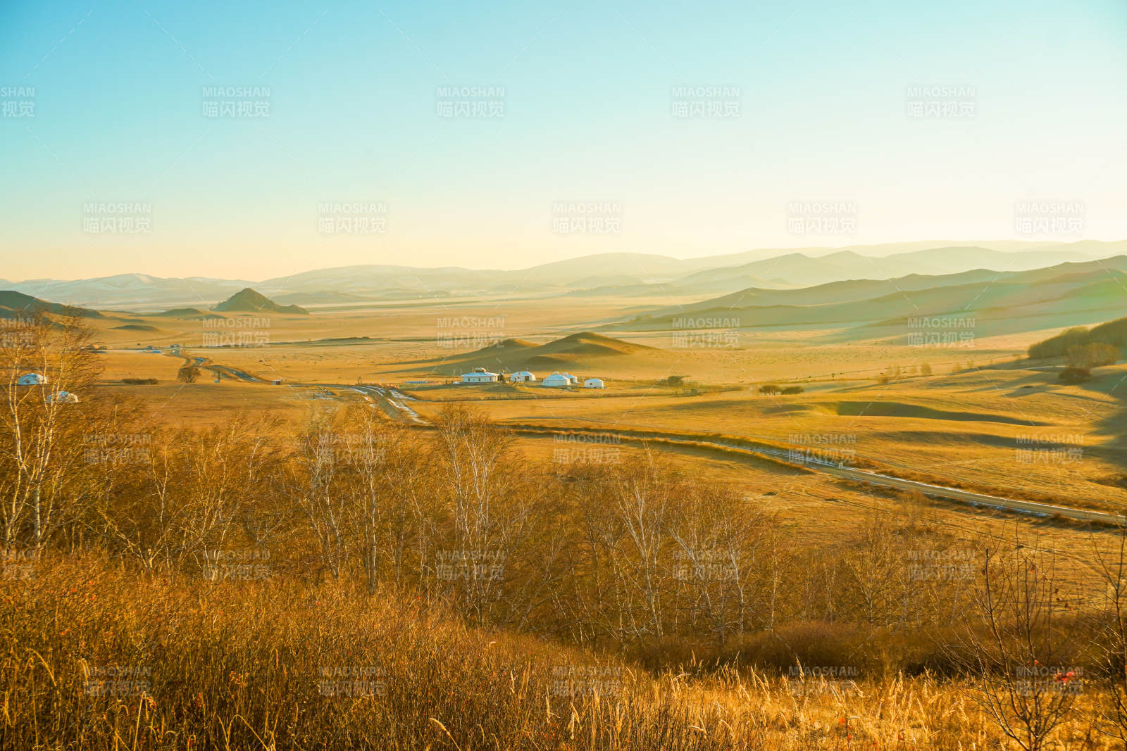 乌兰布统晨曦图片