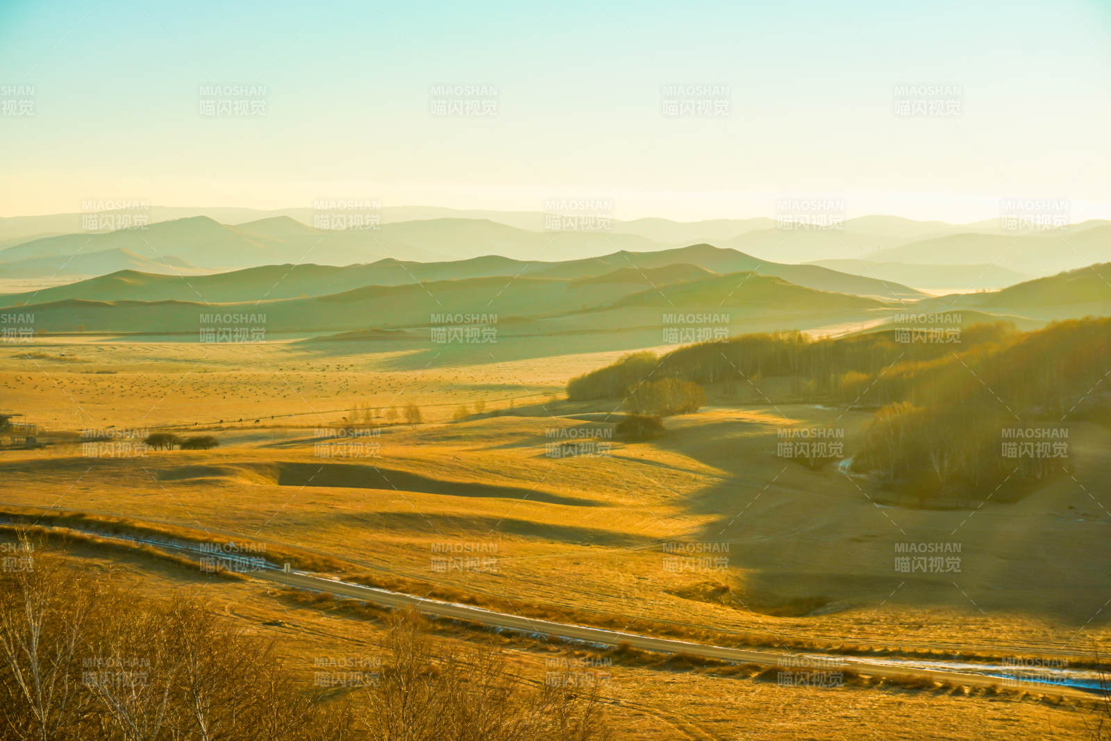 乌兰布统草原晨曦图片