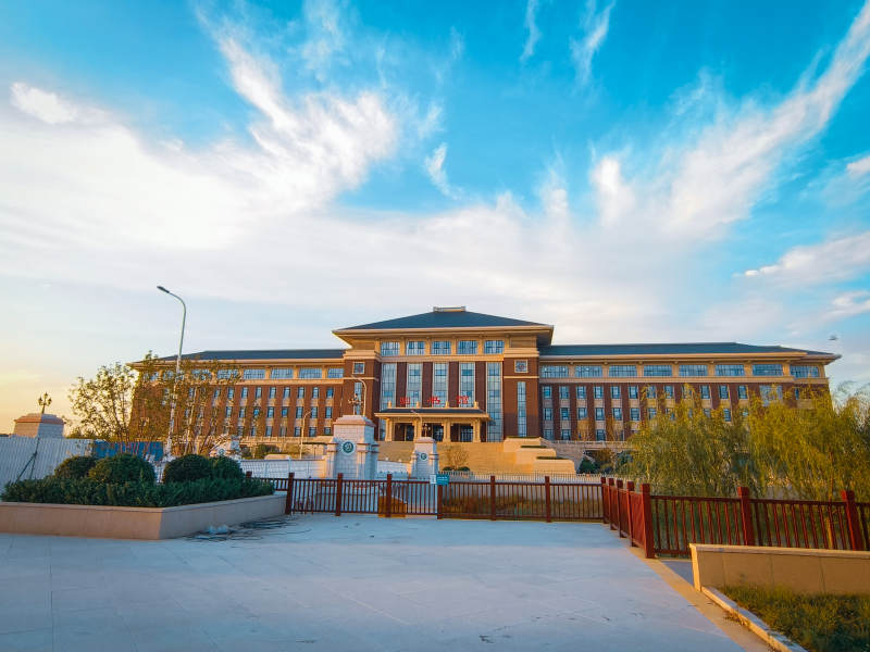 天津中医药大学图书馆图片