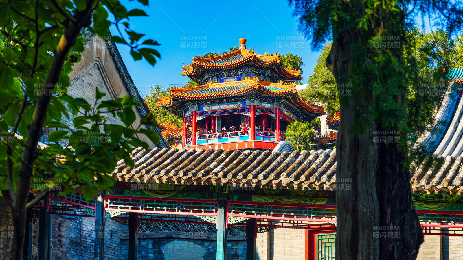 颐和园佛香阁—古色古香的亭台楼阁图片