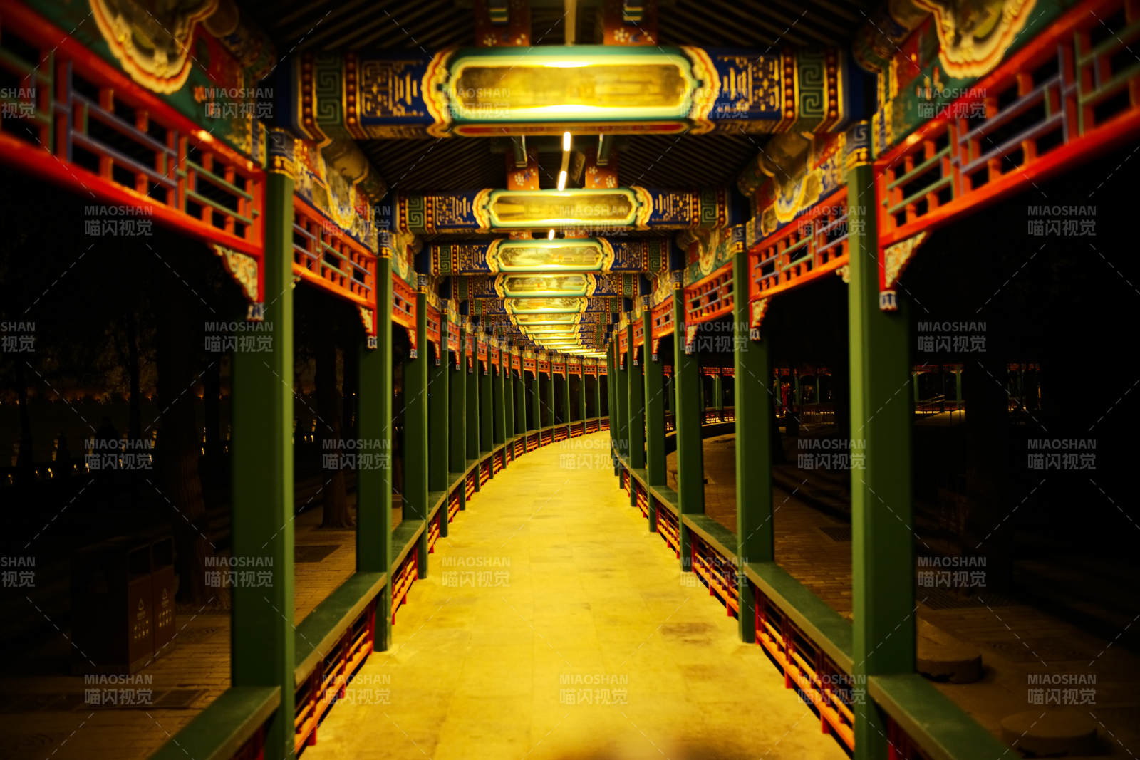 颐和园古色古香长廊图片